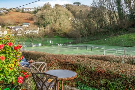 1408244-28-698227d0e