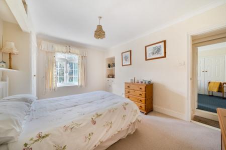 1408244-17-6982272cc