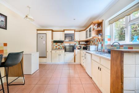 1408244-10-698226d4a