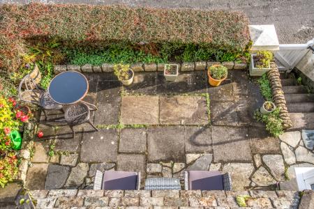 1408244-32-698227f18