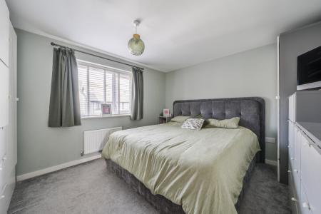 1410406-24-698df5f13