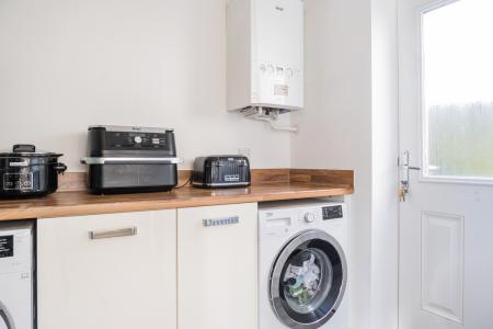 1410406-34-698df6b61