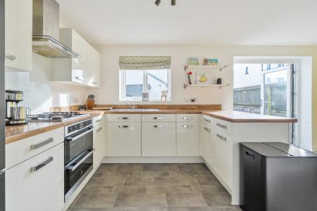 1410406-12-698df317b