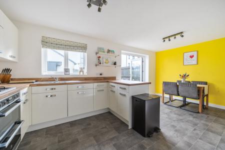 1410406-10-698df2f8d