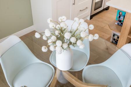 1409835-33-698ddb822