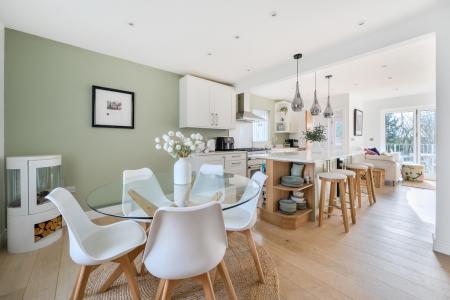 1409835-5-698dd94cae