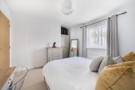 1409835-28-698ddb36b