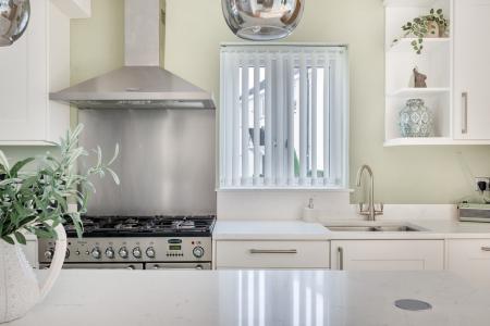 1409835-10-698dd9b88