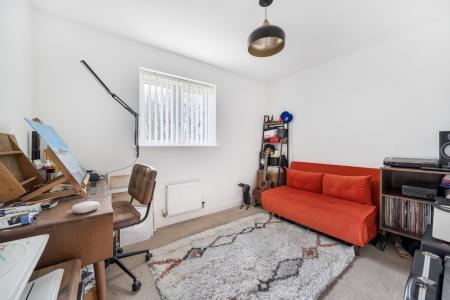 1409835-24-698dda33a