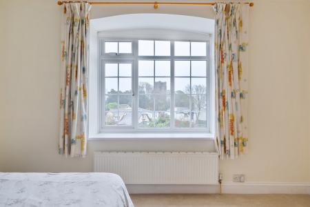 1387868-37-698b096aa