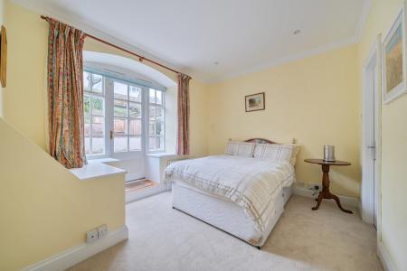 1387868-26-698b08846