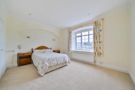 1387868-33-698b08b60