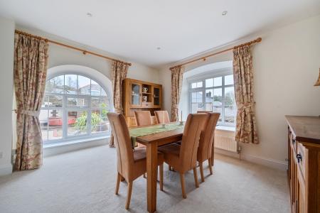 1387868-13-698b06afa