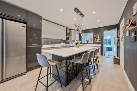 1411384-8-699853a17e