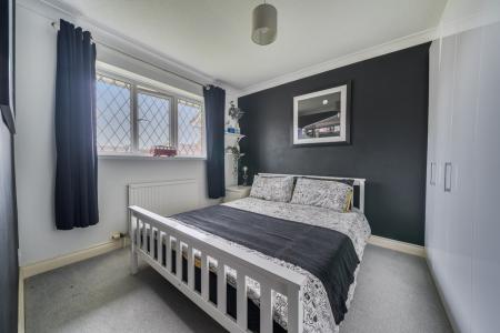 1411384-17-69985487d