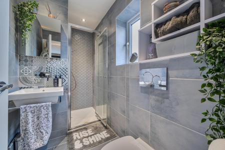 1411384-22-699854f99