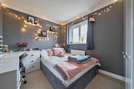 1411384-16-6998547dc