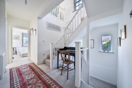 1419973-7-69a75b6e39