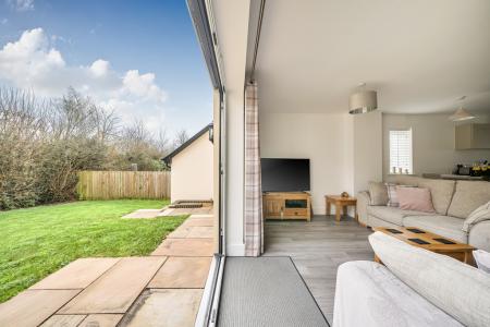 1428773-4-69b40bbc0e