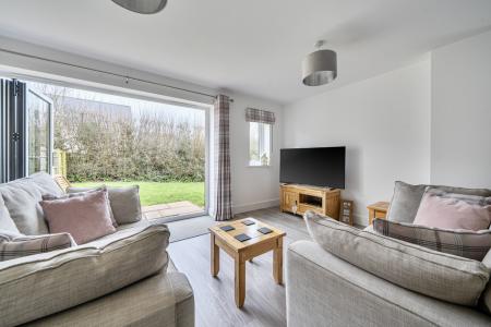 1428773-2-69b40845e0