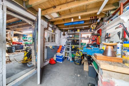 1305534-27-685525eb8