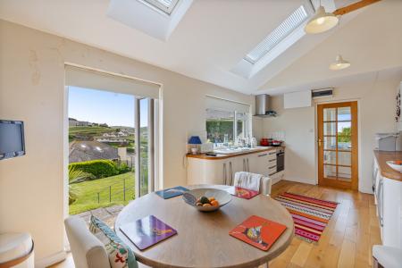 Dining/Kitchen