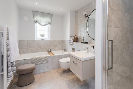 Coln Signature Home