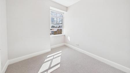 CAM02926G0-PR0335-STILL007