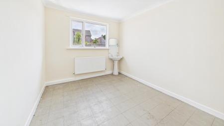 CAM02926G0-PR0340-STILL008