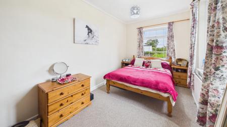 CAM02926G0-PR0346-STILL004