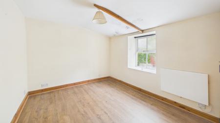 CAM01577G0-PR1035-STILL004