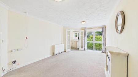 CAM02926G0-PR0360-STILL004