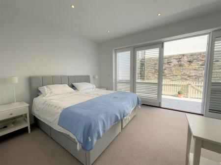 principal bedroom.JPG