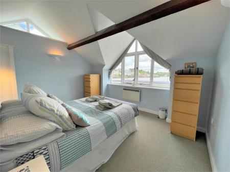 Principal bedroom.JPG