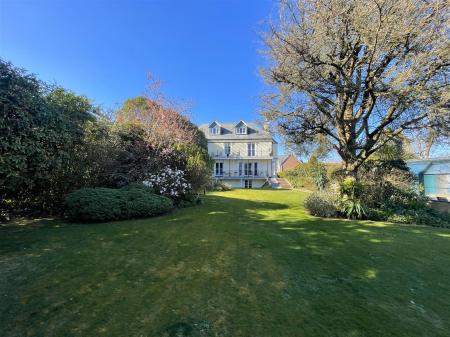 communal gardens 3.jpg