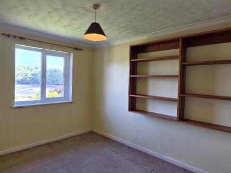 Bedroom 1.jpg