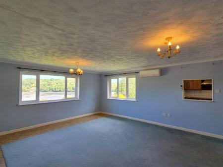 Living room 2.jpg