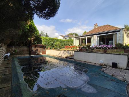 Swimming Pool and rear garden (2).jpg