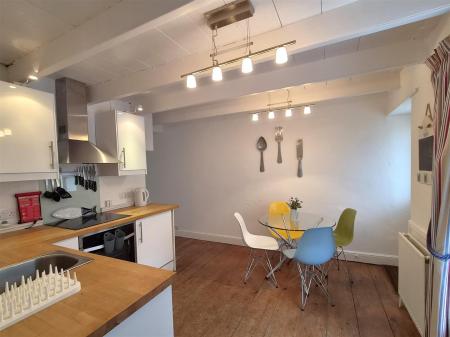 Kitchen dining 2.jpg