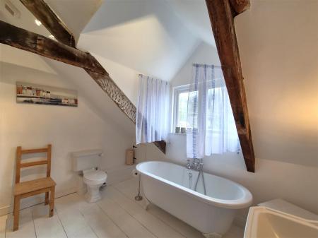Family bathroom.jpg