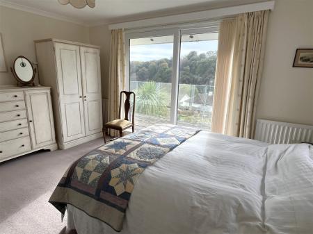 Principal bedroom.JPG