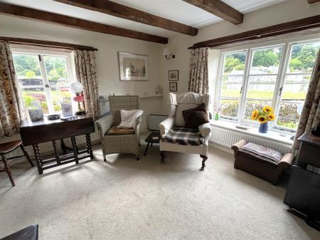 sitting room (1).JPG