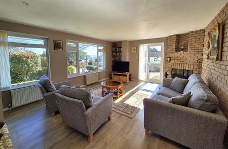 Sitting room (4).jpg