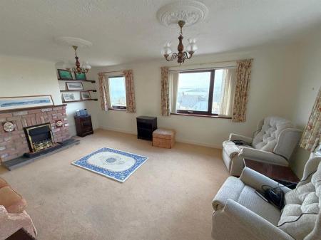 Sitting room (2).jpg