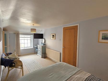 Double bedroom (3).jpg