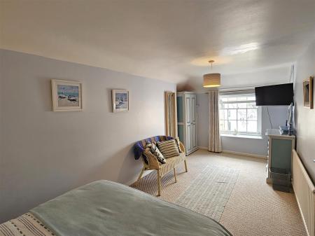 Double bedroom (2).jpg