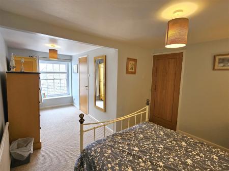 Double bedroom 2 (2).jpg