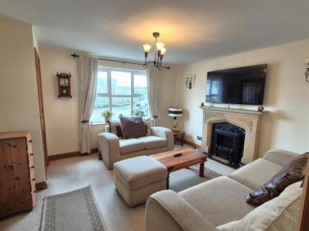 Sitting room (2).jpg