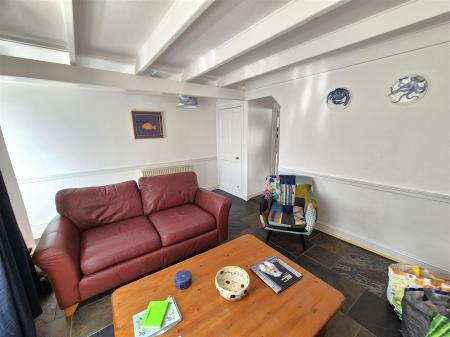 Sitting room (3).jpg