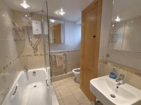 Bathroom.jpg